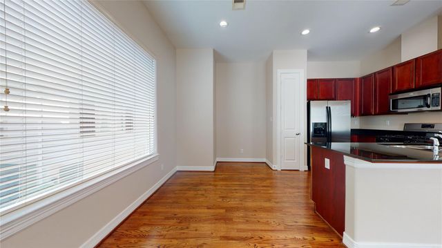 3826 Center Street, Houston, TX 77007