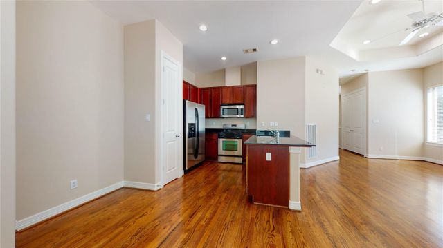 3826 Center Street, Houston, TX 77007