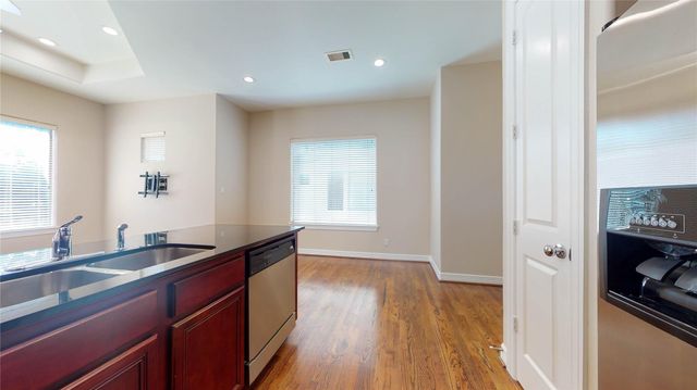 3826 Center Street, Houston, TX 77007