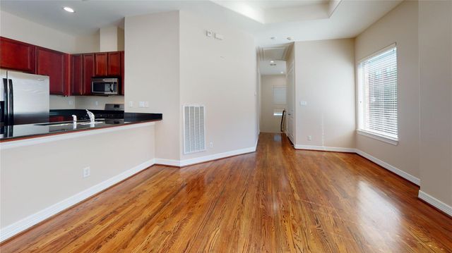 3826 Center Street, Houston, TX 77007