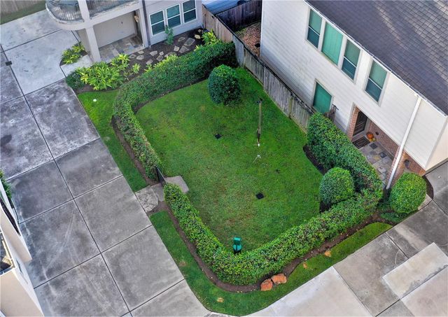 3826 Center Street, Houston, TX 77007
