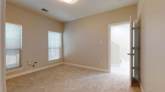 3826 Center Street, Houston, TX 77007