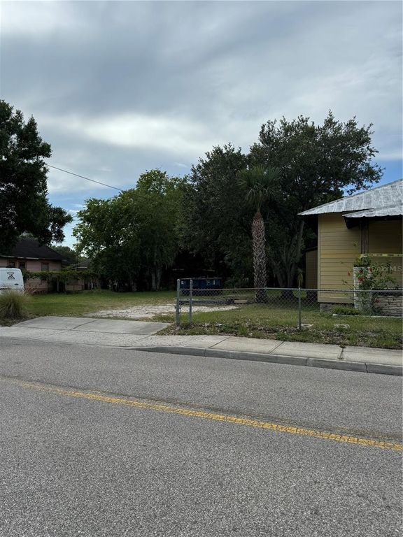 Image 20 of property listing at 585 WASHINGTON STREET, New Smyrna Beach, FL 32168