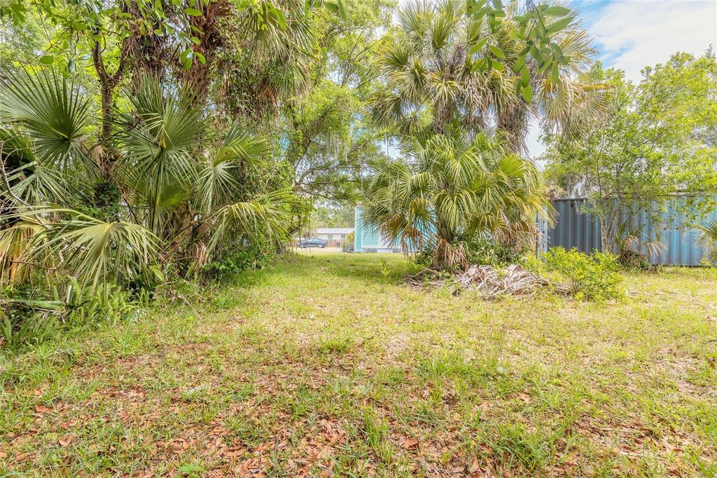 Image 22 of property listing at 585 WASHINGTON STREET, New Smyrna Beach, FL 32168
