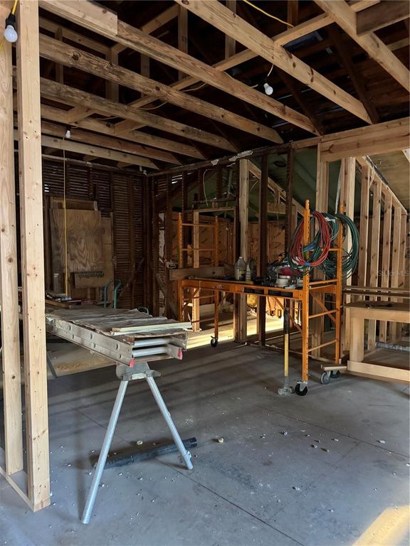 Image 6 of property listing at 585 WASHINGTON STREET, New Smyrna Beach, FL 32168