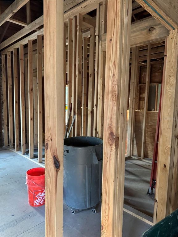 Image 10 of property listing at 585 WASHINGTON STREET, New Smyrna Beach, FL 32168