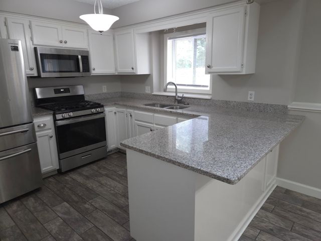 3633 Windtree Drive, Eagan, MN 55123