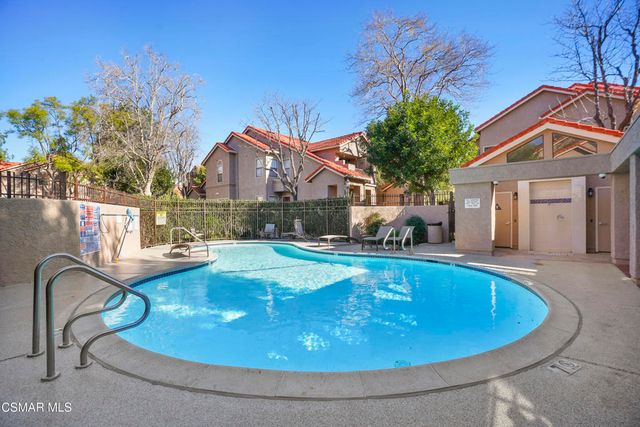 2304 Archwood Lane 92, Simi Valley, CA 93063