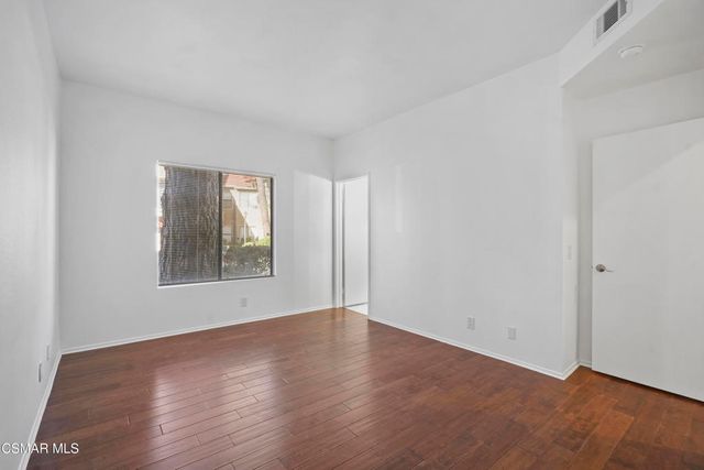 2304 Archwood Lane 92, Simi Valley, CA 93063