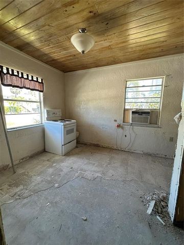 305 59TH ST, Holmes Beach, FL 34217