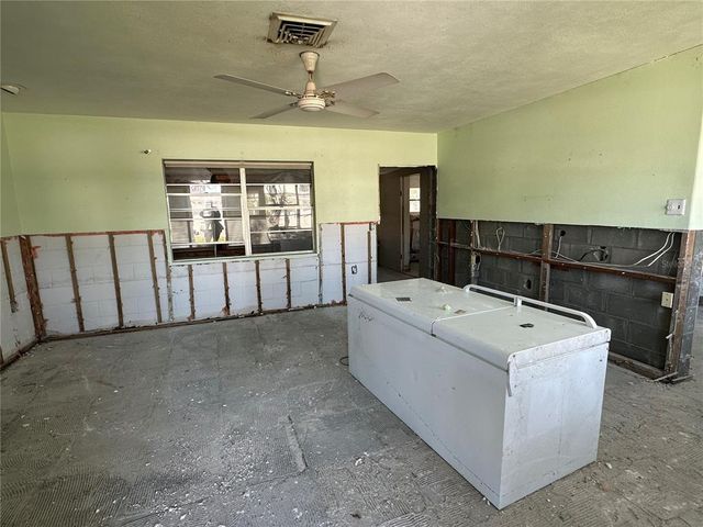 305 59TH ST, Holmes Beach, FL 34217