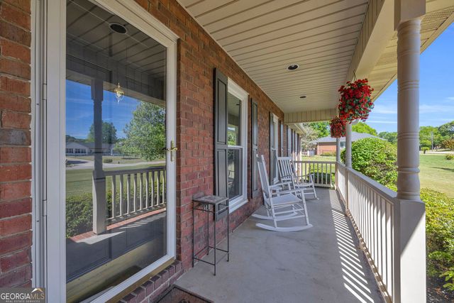 71 Woodridge Way, Royston, GA 30662