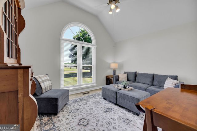 71 Woodridge Way, Royston, GA 30662