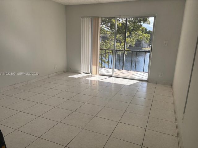 7920 N Colony Cir N 204, Tamarac, FL 33321