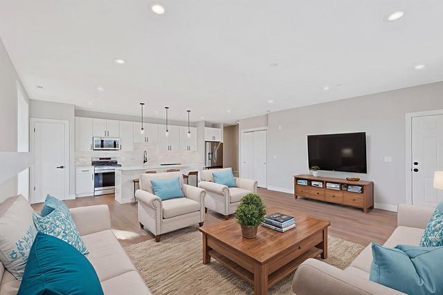 8631 W Grand Avenue 4W, River Grove, IL 60171