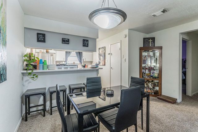4027 Briarglen Drive, Dickinson, TX 77539