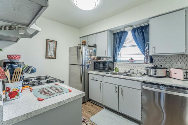 4027 Briarglen Drive, Dickinson, TX 77539