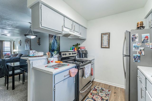 4027 Briarglen Drive, Dickinson, TX 77539