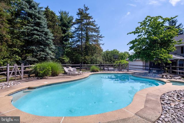 605 SCOTCH RD, Pennington, NJ 08534