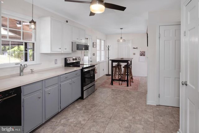 605 SCOTCH RD, Pennington, NJ 08534