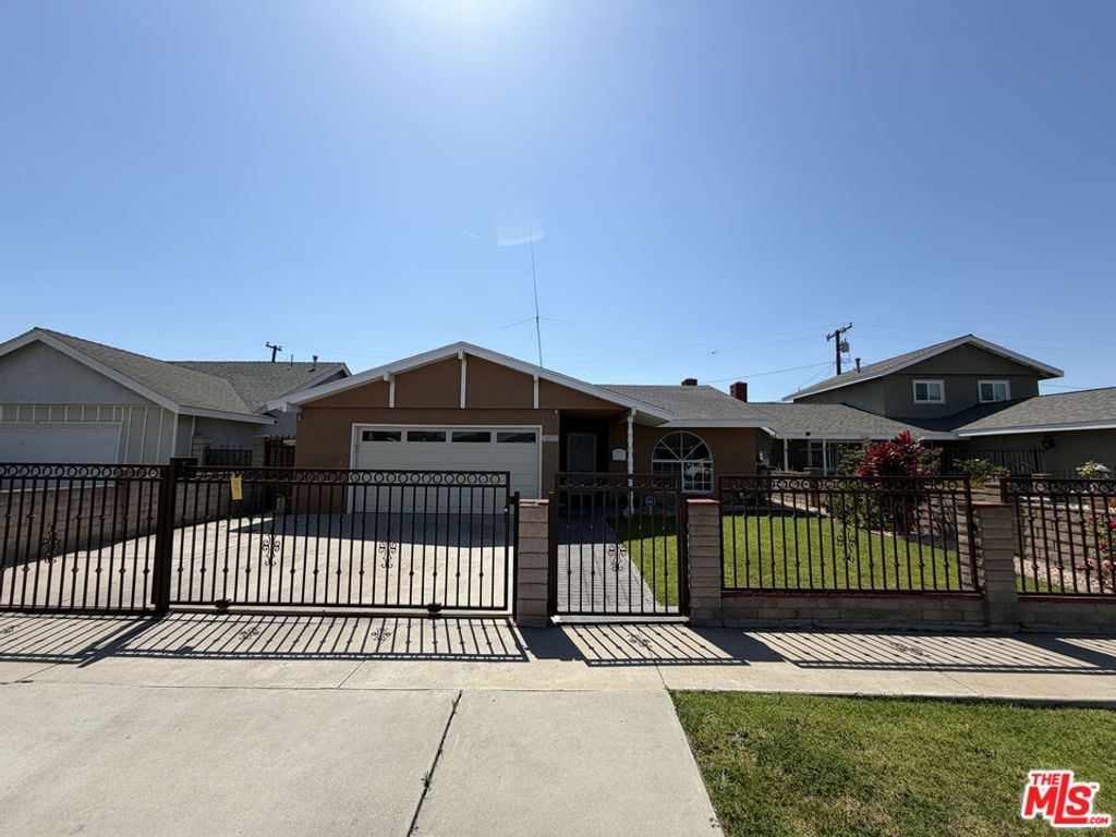 24823 Island Avenue, Carson, CA 90745