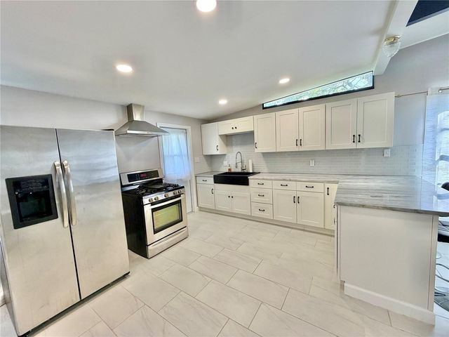 1312 WINDSOR WAY, Tampa, FL 33619