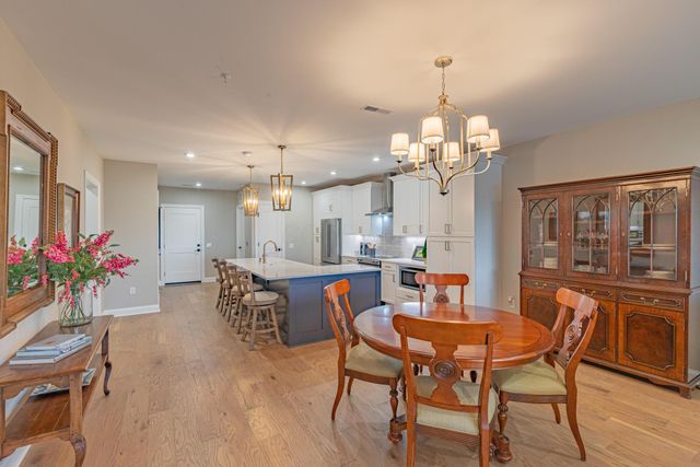 5211 Highpointe Lakes Drive, 103, Westerville, OH 43081