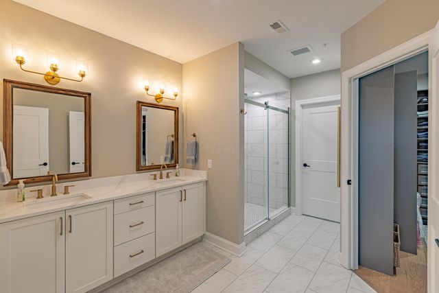 5211 Highpointe Lakes Drive, 103, Westerville, OH 43081