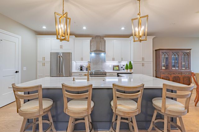 5211 Highpointe Lakes Drive, 103, Westerville, OH 43081