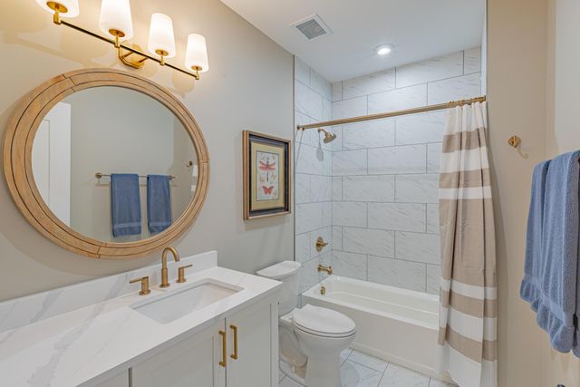 5211 Highpointe Lakes Drive, 103, Westerville, OH 43081