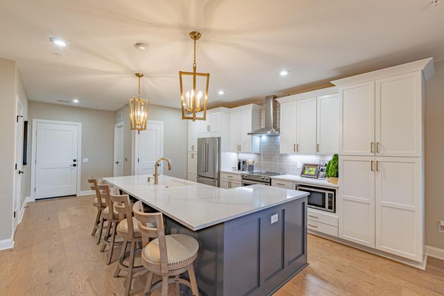 5211 Highpointe Lakes Drive, 103, Westerville, OH 43081