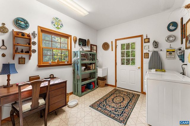 690 PAGE ST, Scottsville, VA 24590