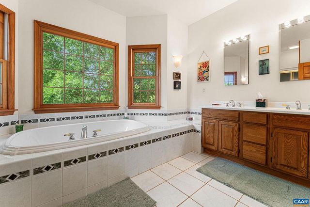 690 PAGE ST, Scottsville, VA 24590