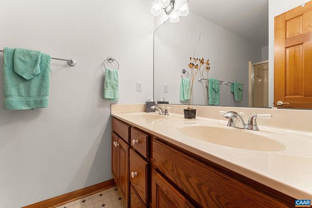 690 PAGE ST, Scottsville, VA 24590