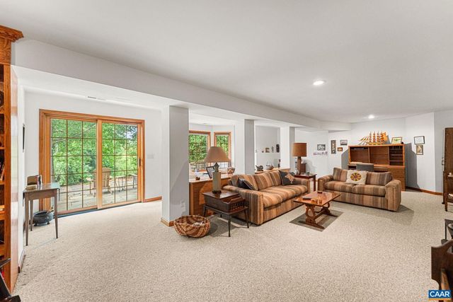 690 PAGE ST, Scottsville, VA 24590