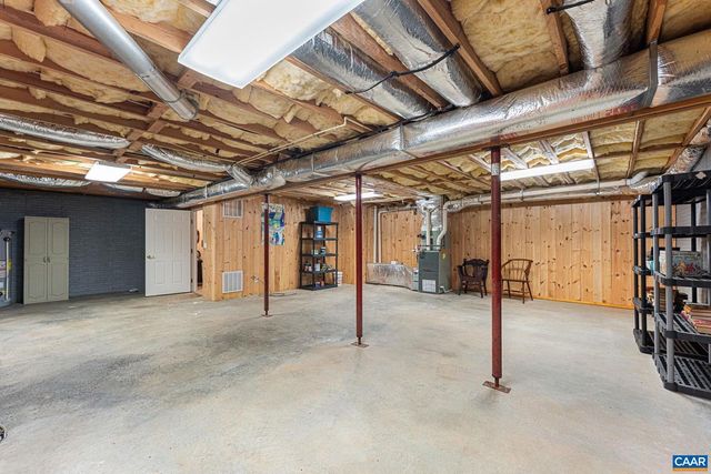 690 PAGE ST, Scottsville, VA 24590