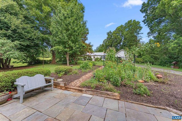 690 PAGE ST, Scottsville, VA 24590