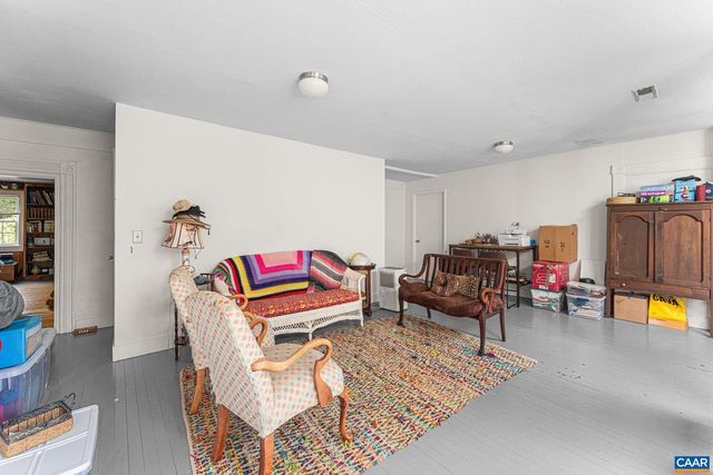 690 PAGE ST, Scottsville, VA 24590