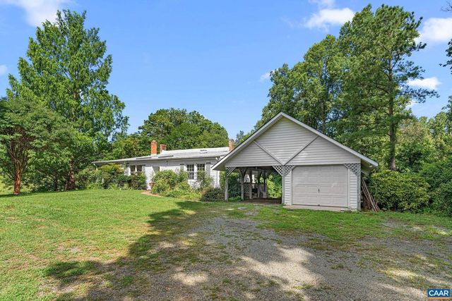 690 PAGE ST, Scottsville, VA 24590