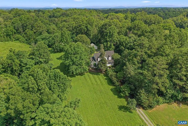 690 PAGE ST, Scottsville, VA 24590