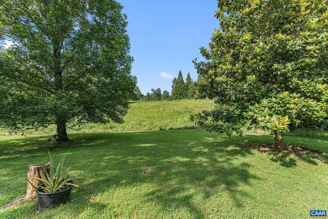 690 PAGE ST, Scottsville, VA 24590