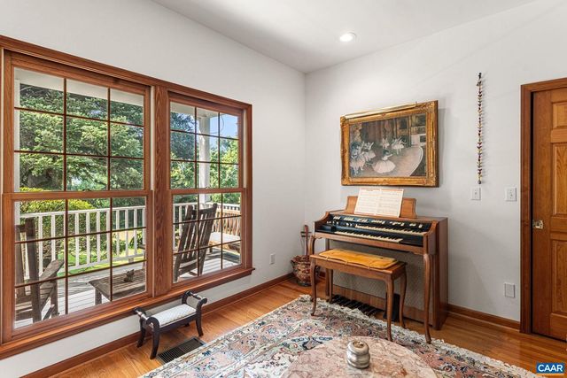 690 PAGE ST, Scottsville, VA 24590