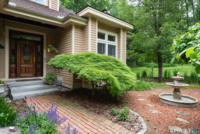 32 Staba Drive, Haddam, CT 06441