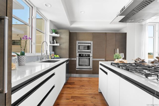 215 2nd St 101, Encinitas, CA 92024