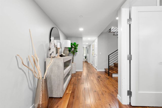 215 2nd St 101, Encinitas, CA 92024