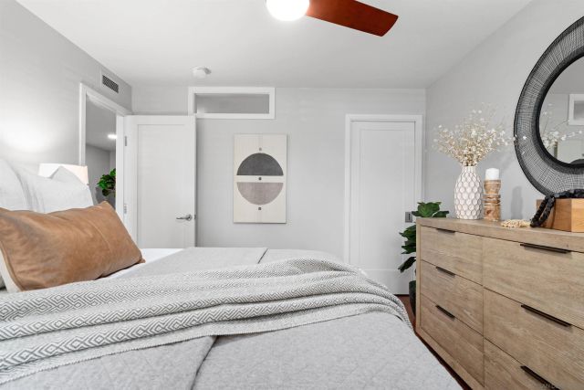 215 2nd St 101, Encinitas, CA 92024