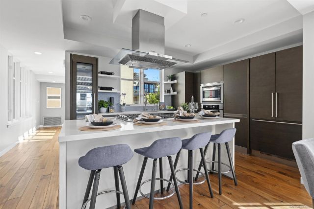 215 2nd St 101, Encinitas, CA 92024