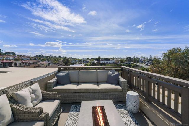 215 2nd St 101, Encinitas, CA 92024