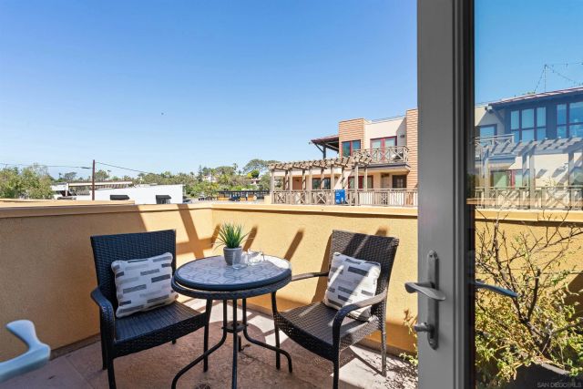 215 2nd St 101, Encinitas, CA 92024