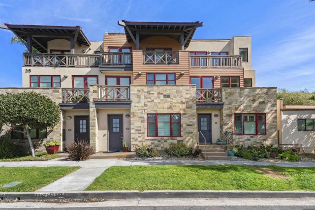 215 2nd St 101, Encinitas, CA 92024